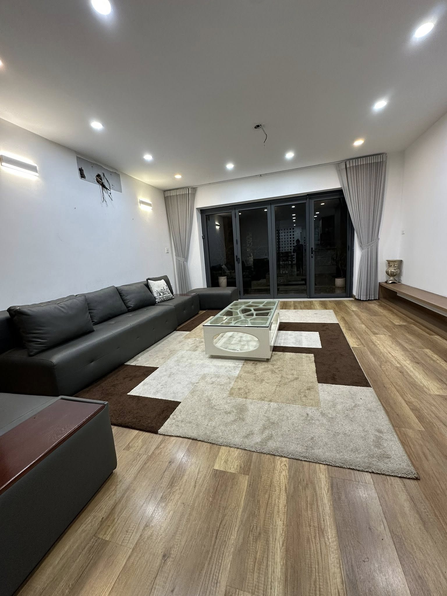 NHÀ ĐẸP MẶT PHỐ LỤA VẠN PHÚC - HÀ ĐÔNG - KINH DOANH SẦM UẤT - Ô TÔ TRÁNH ĐỖ